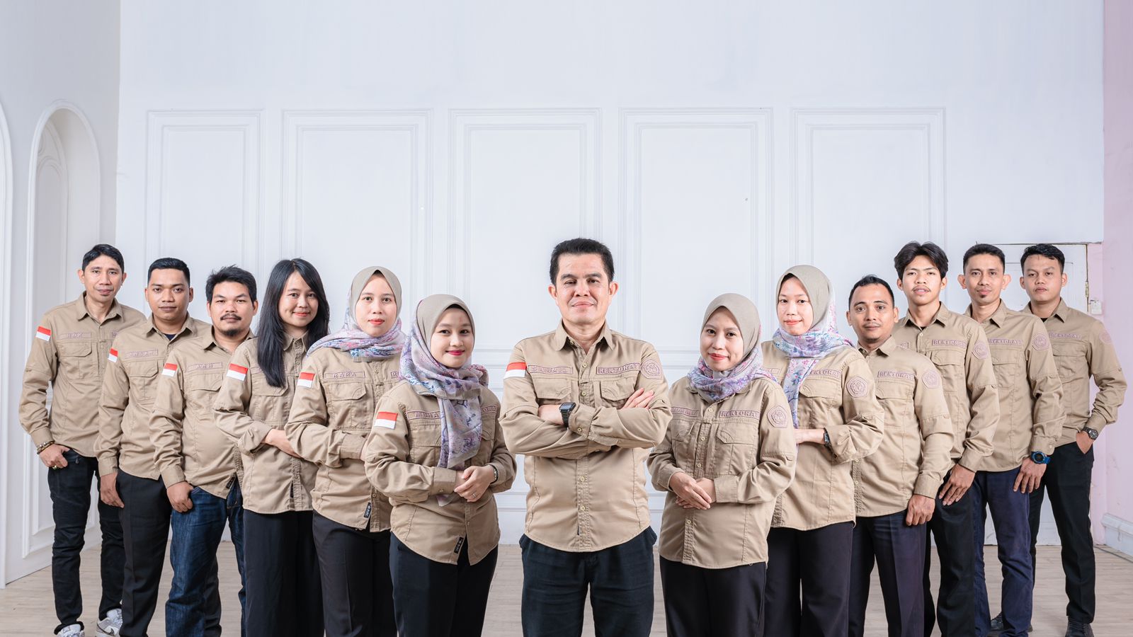 Foto Bersama Pegawai Rektorat