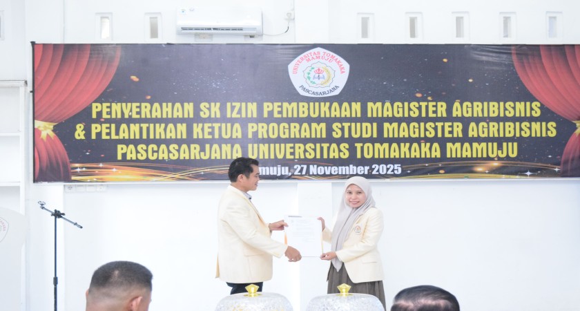 PENYERAHAN SK IZIN PEMBUKAAN PROGRAM STUDI MAGISTER AGRIBISNIS DAN PELANTIKAN KETUA PROGRAM STUDI MAGISTER AGRIBISNIS PASCASARJANA UNIVERSITAS TOMAKAKA MAMUJU
