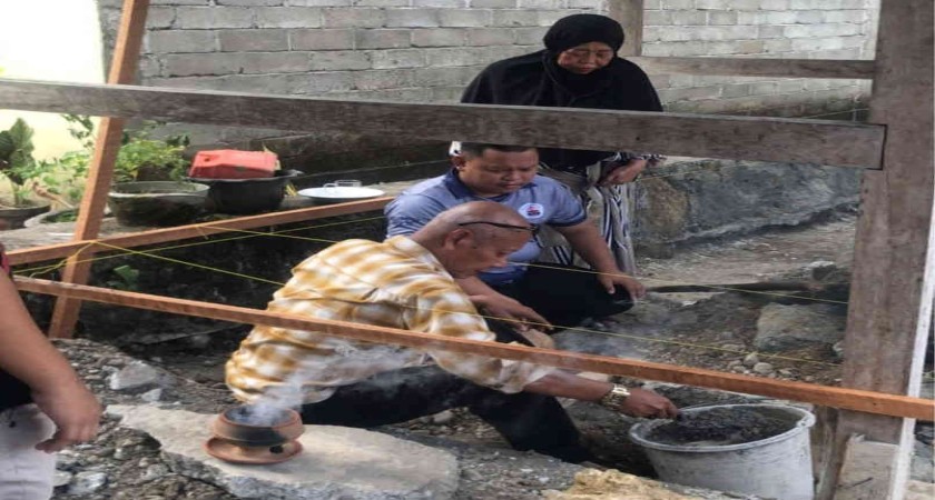PELETAKAN BATU PERTAMA PEMBANGUNAN AULA KAMPUS III TOPOYO UNIVERSITAS TOMAKAKA